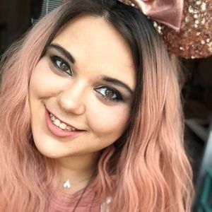 Meet your Posher, Ash